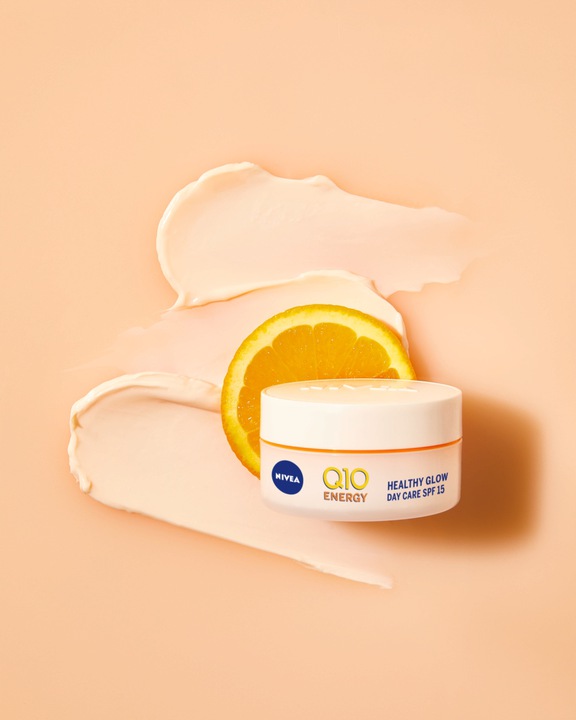 NIVEA Q10 PRZECIWZMARSZCZKOWA ENERGIA Rozświetlający krem na dzień SPF15 50