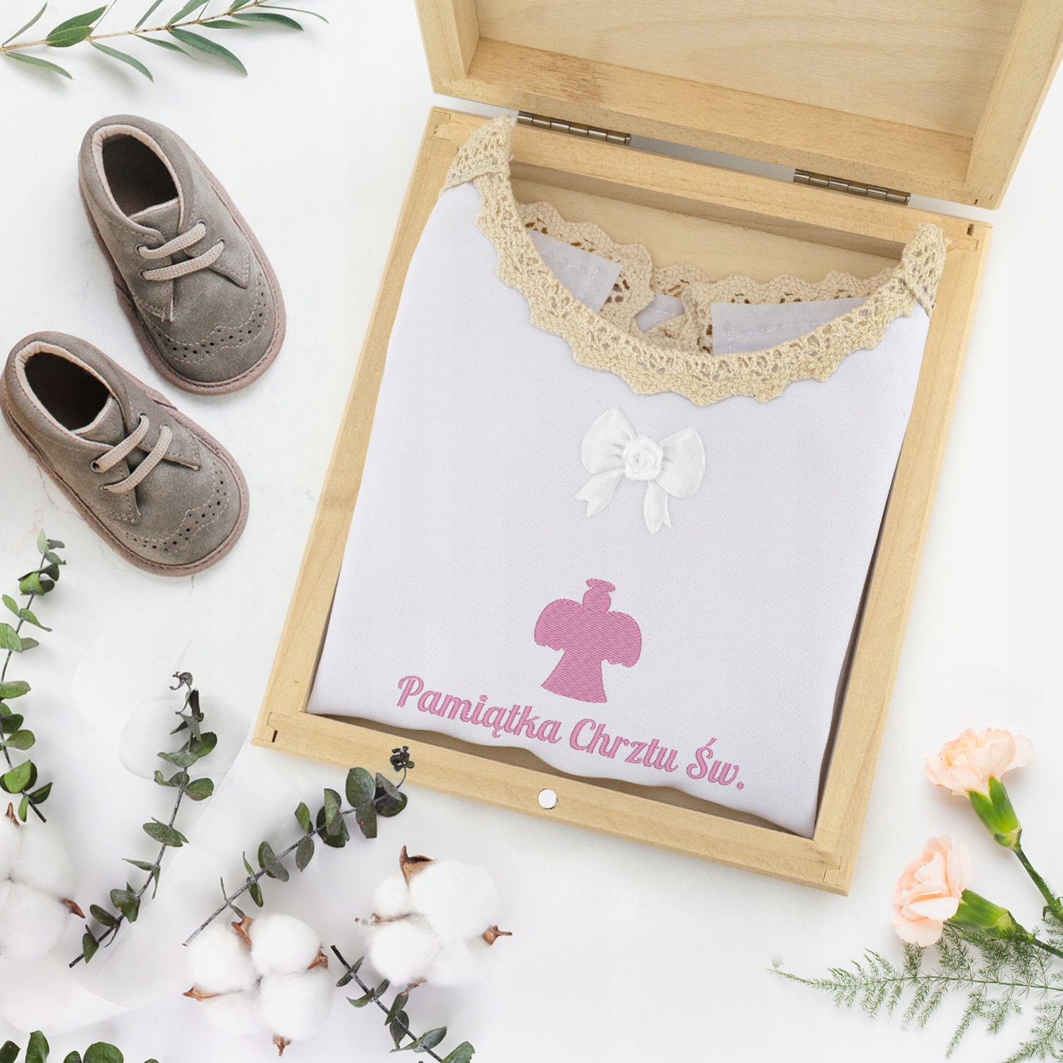 SZATKA DO CHRZTU Z HAFTEM IMIĘ DATA i PUDEŁKO