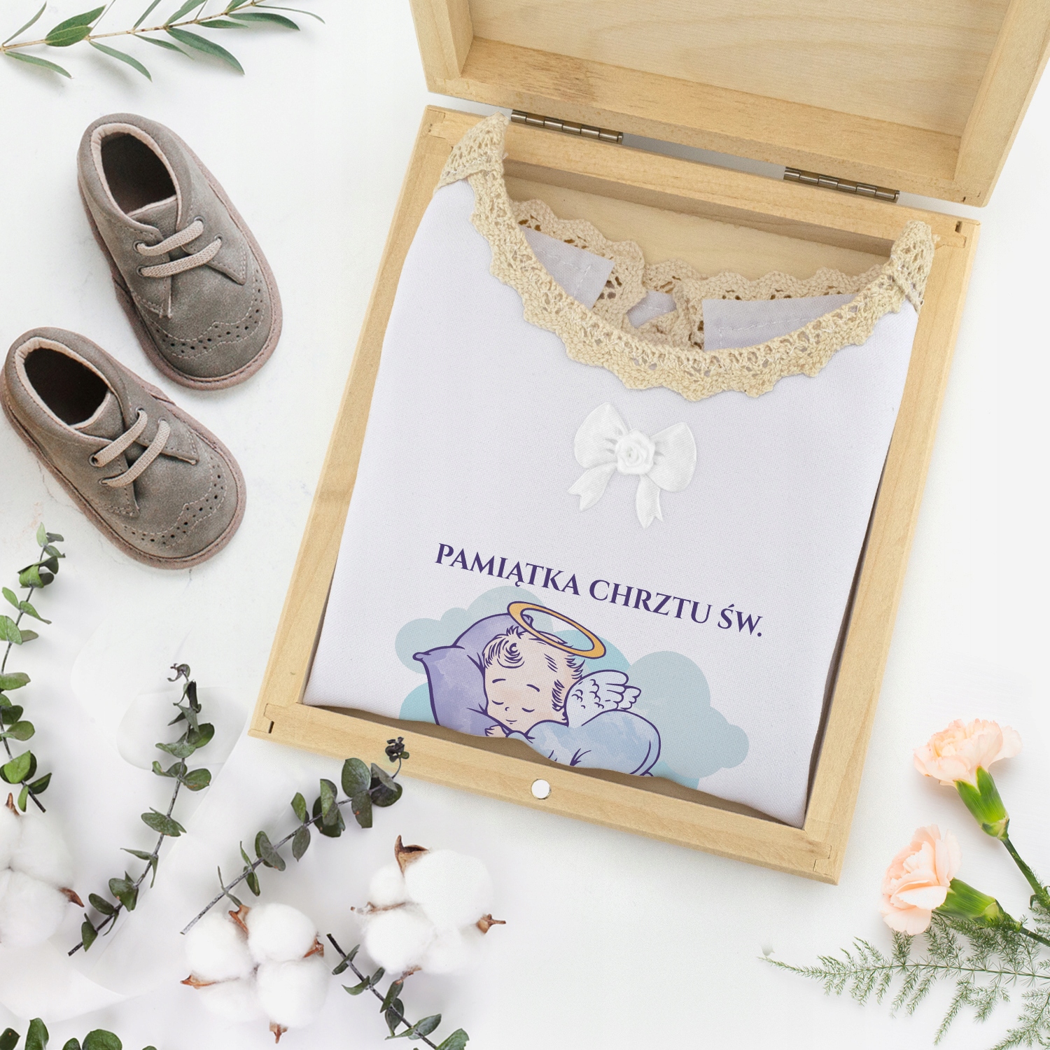 SZATKA NA CHRZEST Z NADRUKIEM IMIĘ DATA i PUDEŁKO