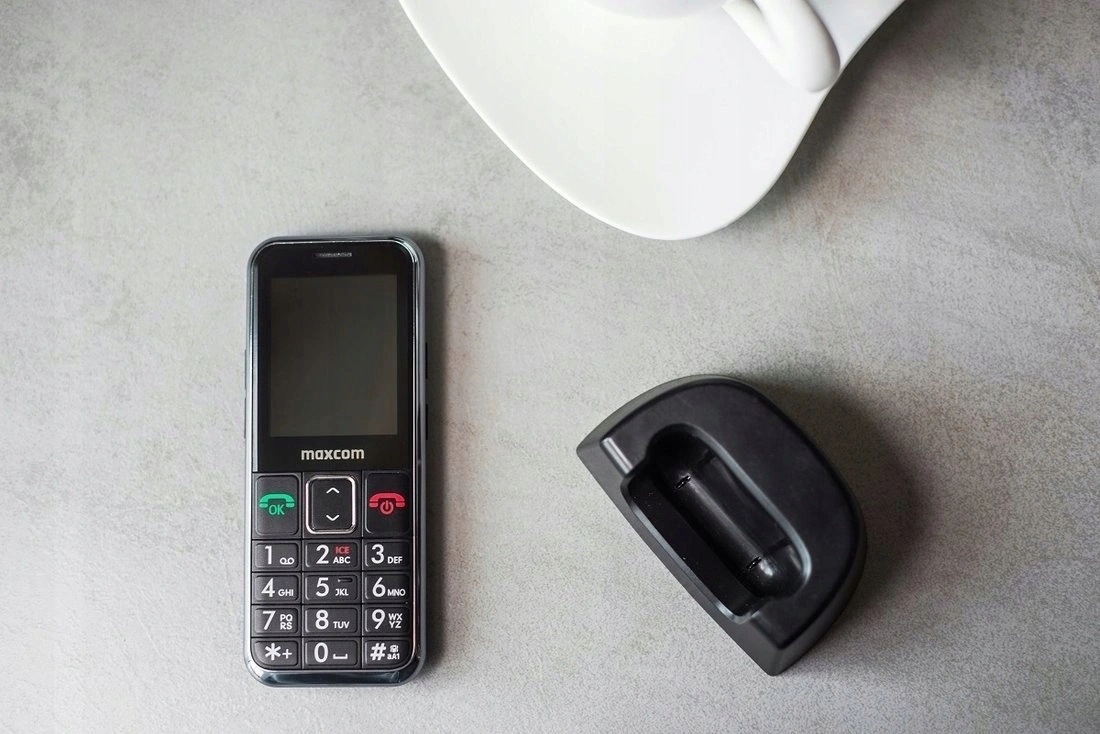 Telefon Maxcom Comfort Mm730 32 Mb Czarny