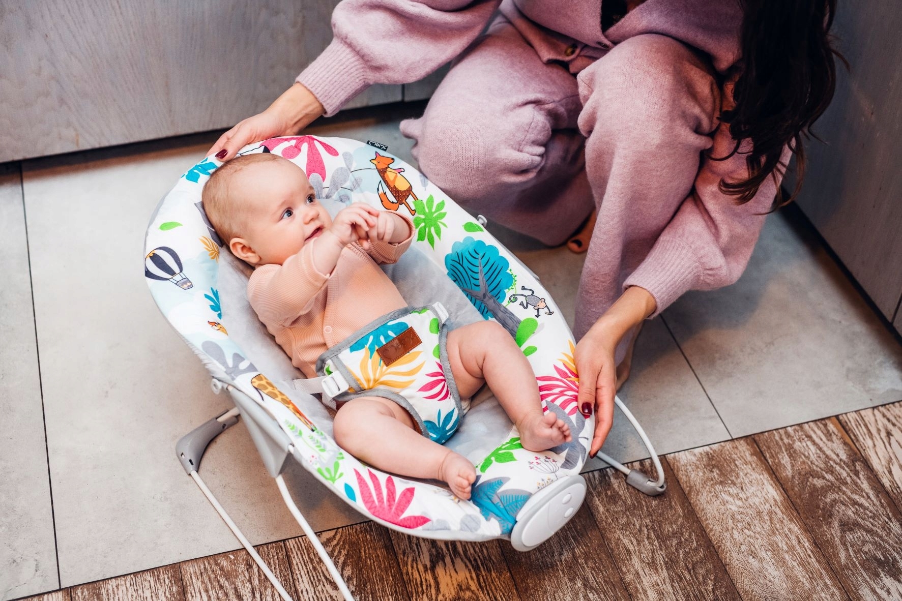 Leżaczek Momi Tuli Leżaczek Bujaczek Momi Tuli