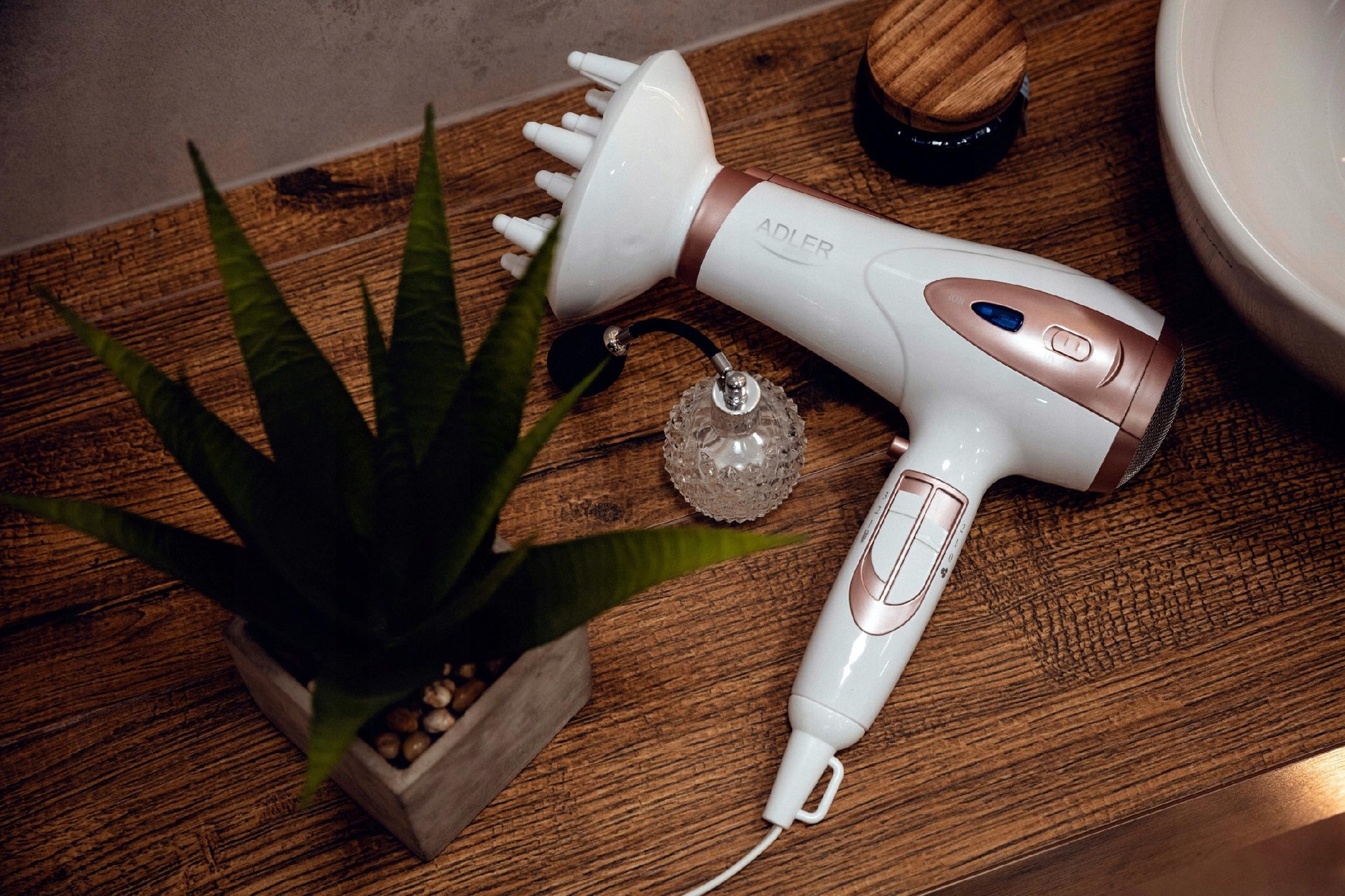 Suszarka Do Włosów Z Jonizacją 2400W Zimny Nawiew + Koncentrator I Dyfuzor