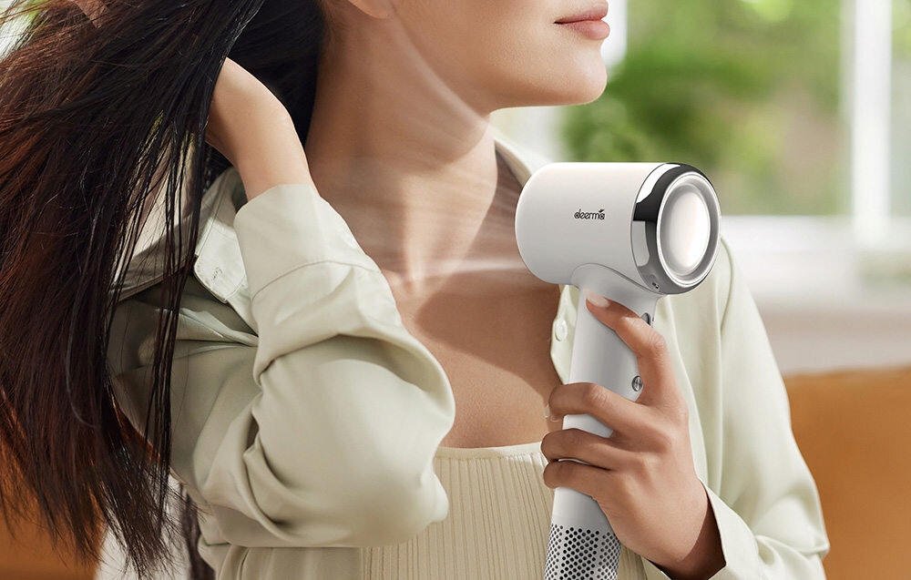 Suszarka Do Włosów Z Jonizacją Deerma Dem-Cf50W Z Wieszakiem Magnetycznym