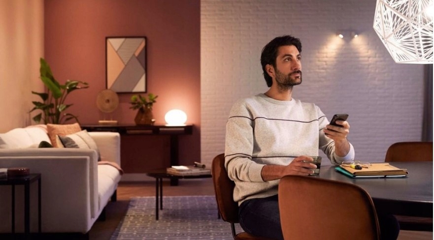 Inteligentna Lampa do Domu Biurkowa Nocna TUYA WiFi RGBW Nastrojowa