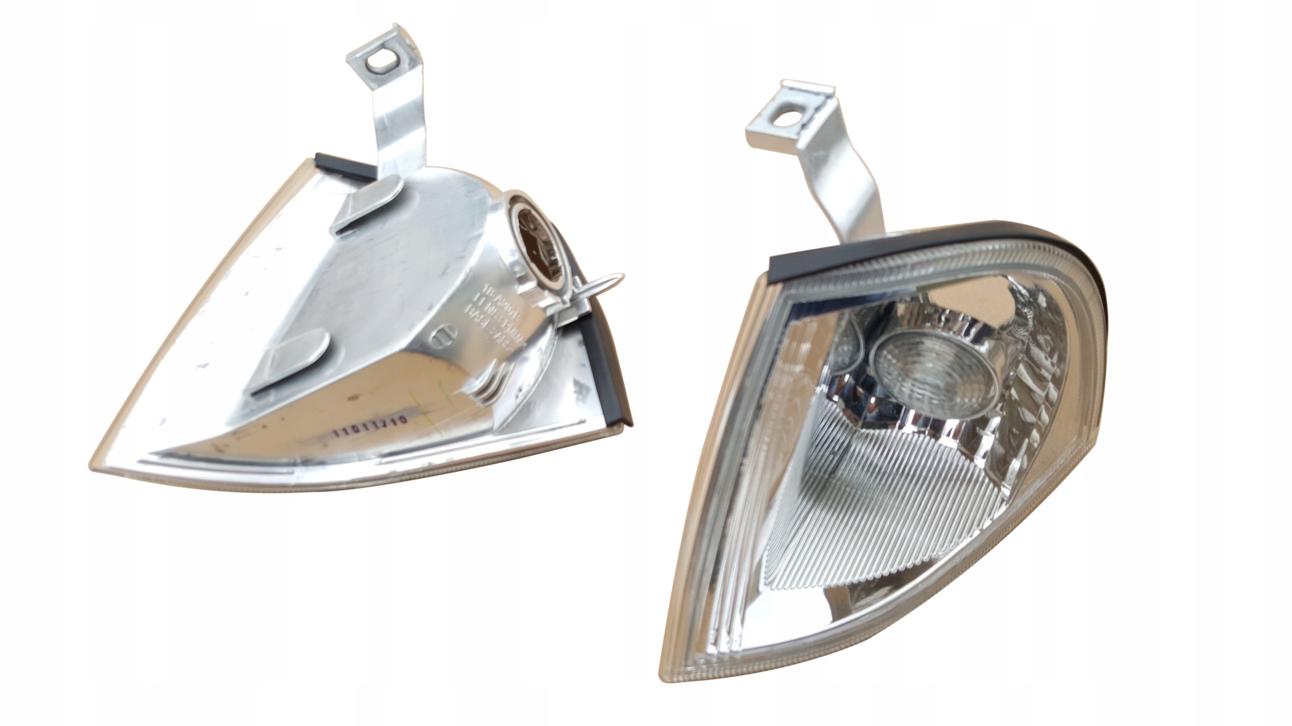 Zdjęcie AWparts KIERUNKOWSKAZ PRAWY DO OCTAVIA I 2000-2009