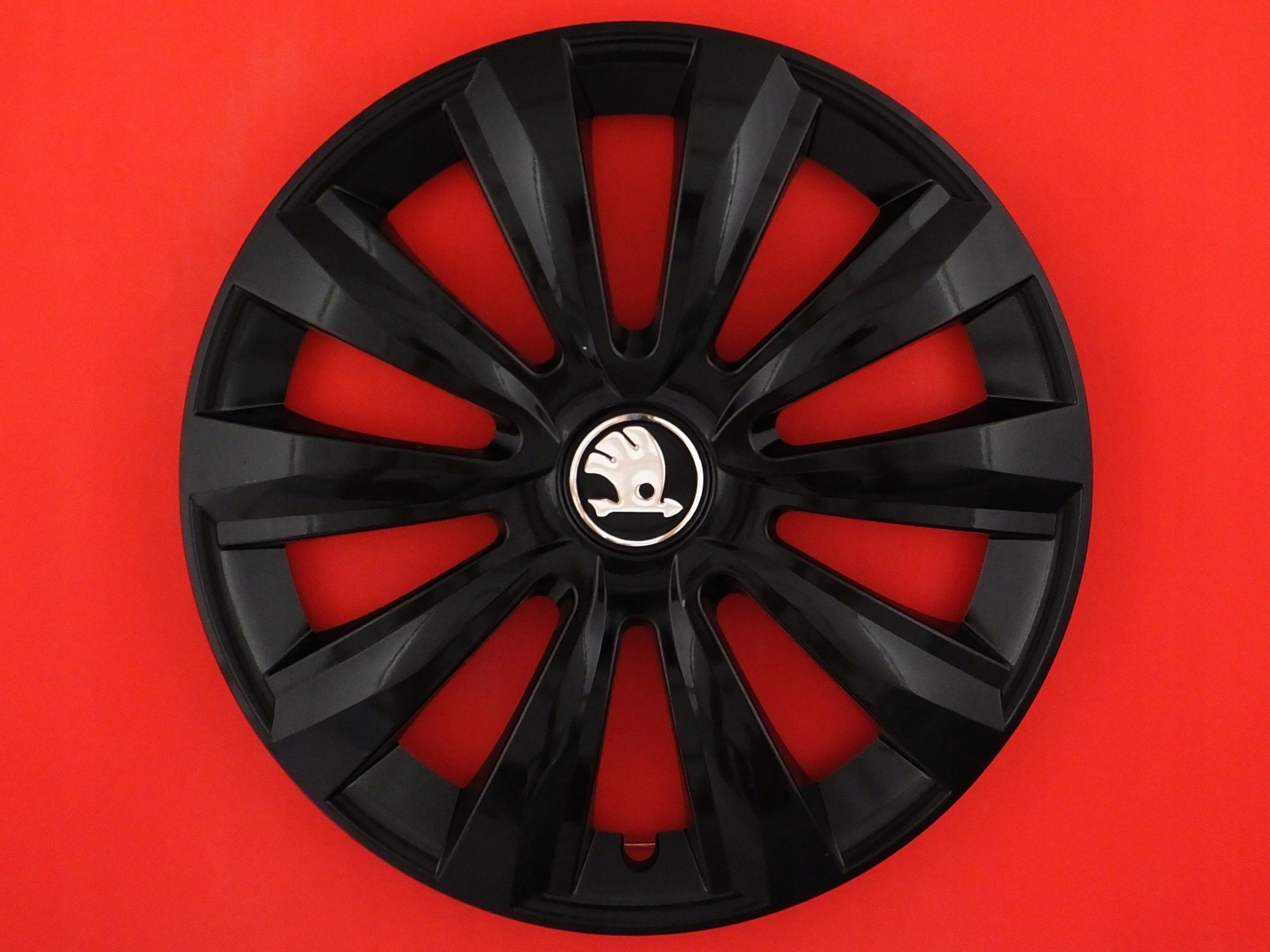 KOŁPAKI 13 SKODA Felicia Favorit Forman CZARNE DLC