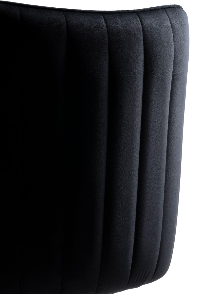 37b2f6e5edc2afd32505bb9baa5a820a.jpg