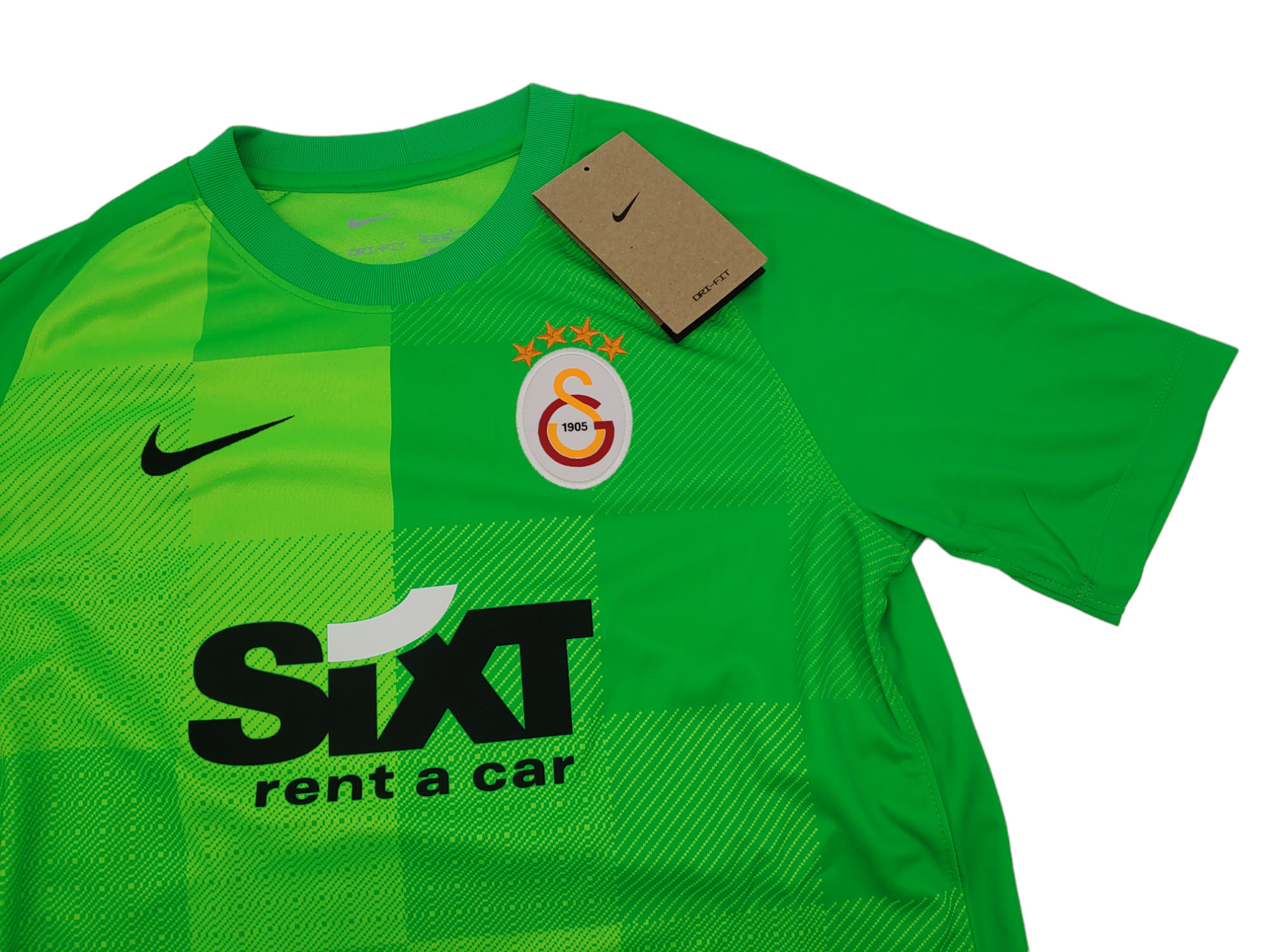 Zielona koszulka dziecięca Nike Galatasaray Home DH2297330 XS 122-128 cm przód z herbem