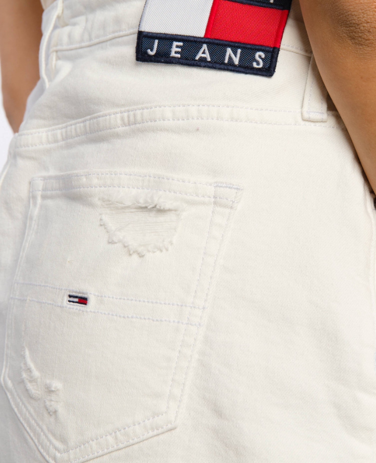 Beżowa spódnica Tommy Jeans DW0DW10099 28 detal naszywki i kieszeni