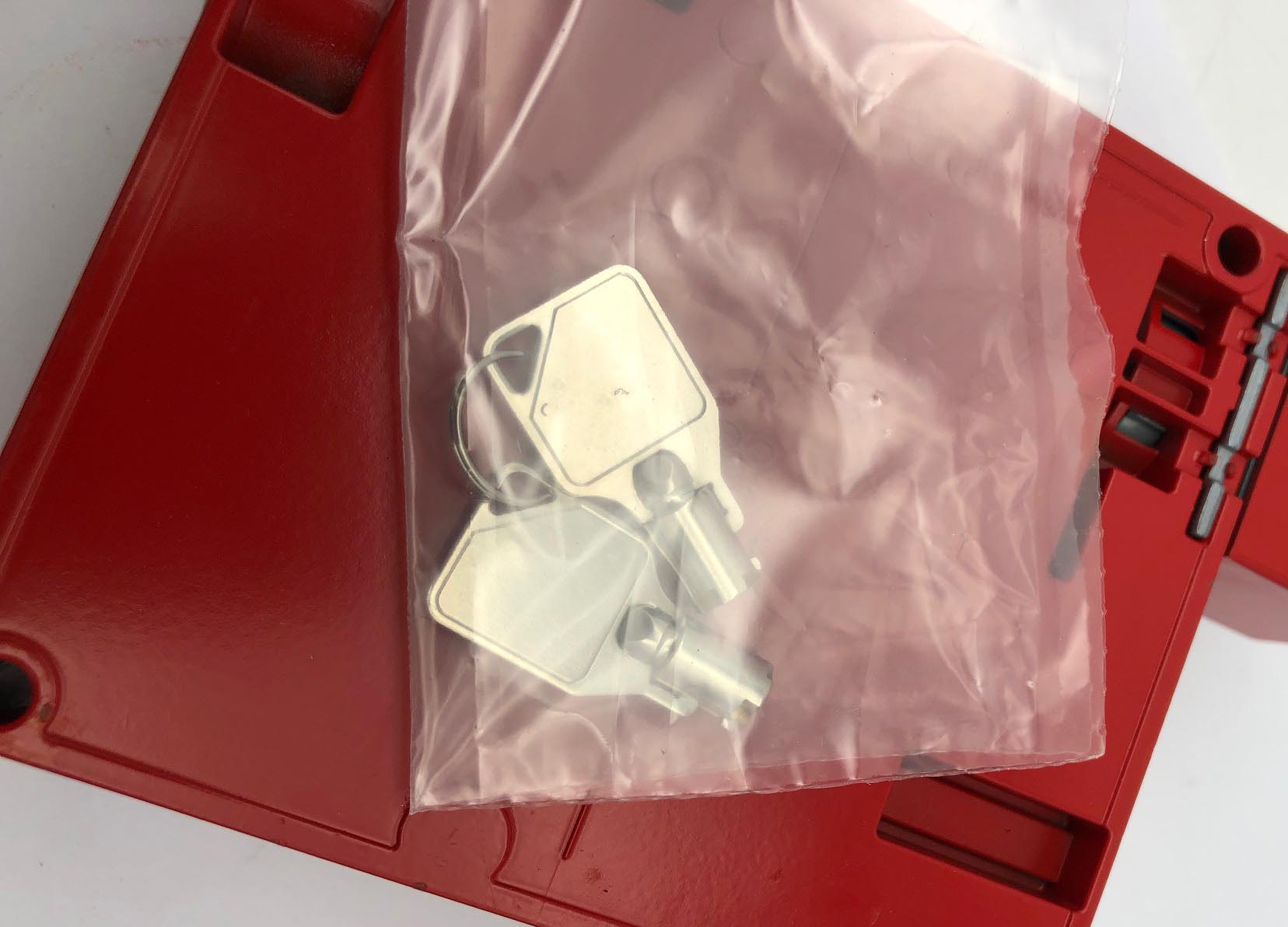 Schneider XCSE7541 detal styki i obudowa