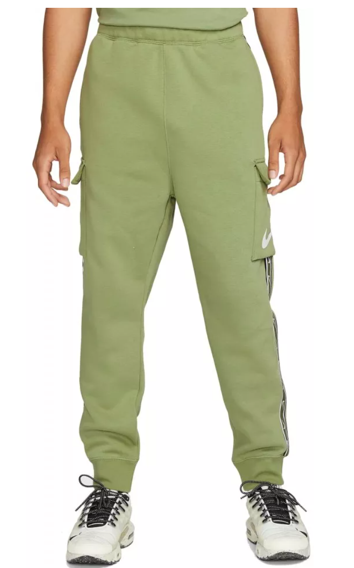 Zielone męskie spodnie Nike Cargo Joggers Repeat Fleece DX2030-334 L przód z kieszeniami cargo