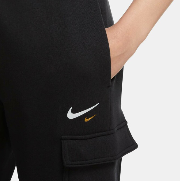 Czarne spodnie dresowe damskie Nike DC0848-010 XL bok z logo Nike