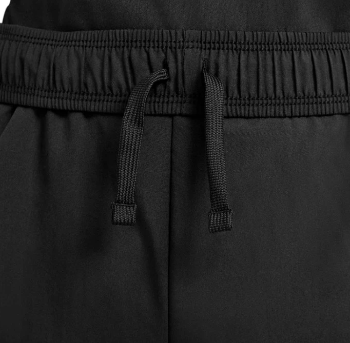 Czarne spodenki juniorskie Nike Solid Dri-FIT CV9308-011 M z logo Nike Swoosh