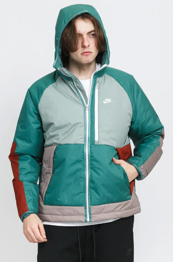 Zielona męska kurtka Nike Sportswear Legacy Therma-FIT DD6857-361 S przód z wydłużonym zamkiem