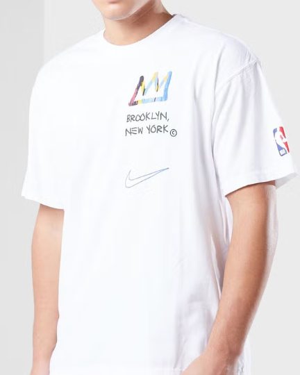 Biała męska koszulka Nike Tee NBA Brooklyn Nets Courtside DV5845-100 S przód z nadrukiem