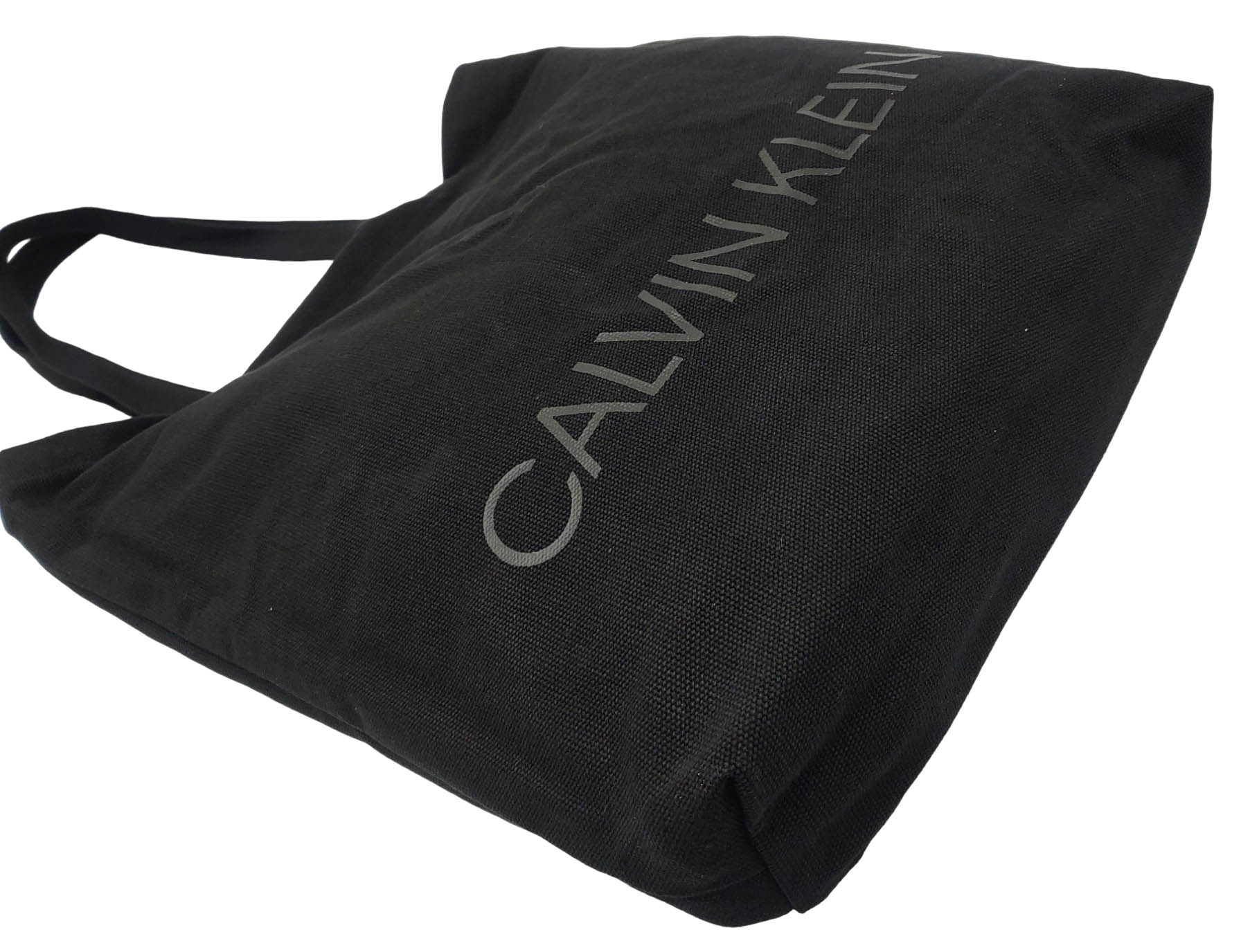 Shoperka Calvin Klein detal logo i uchwyty