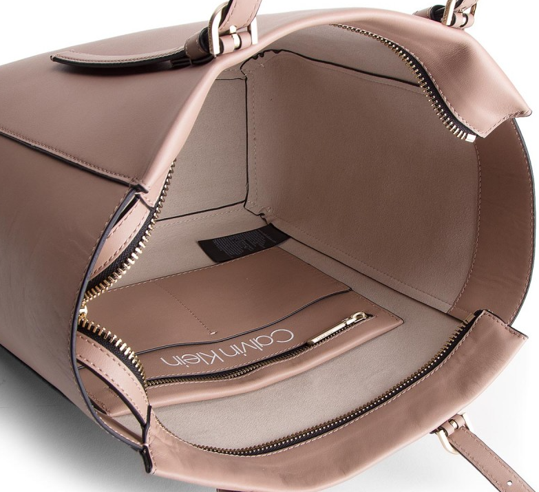 Torebka Calvin Klein A4 Shopperka detal logo i kieszeni