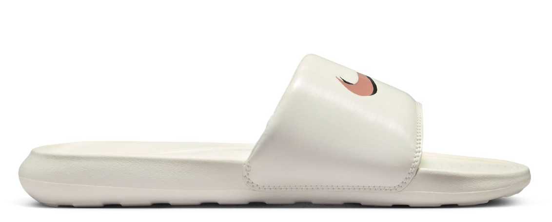 Klapki Nike Victori One – profil i miękkość pianki