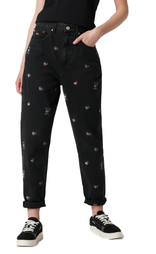 Boczny widok czarnych damskich jeansów Tommy Jeans DW0DW10311 34/34 z ozdobnymi naszywkami i zwężaną nogawką