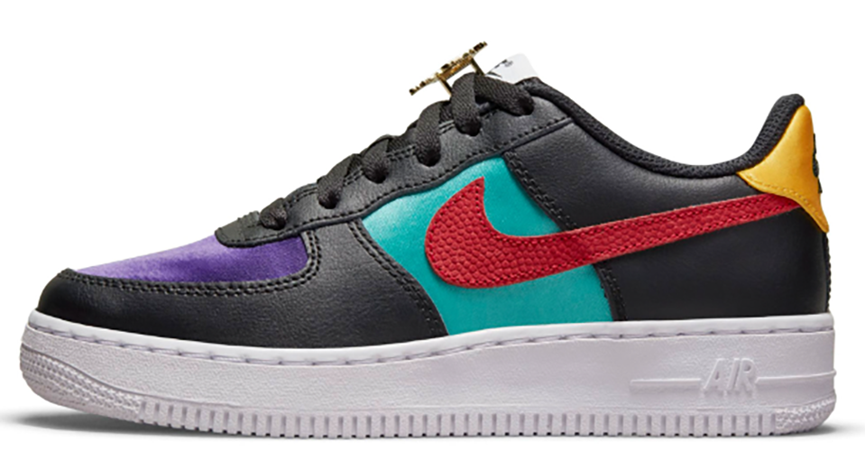 Multikolorowe (czarny, fioletowy, niebieski, czerwony) młodzieżowe sneakersy Nike Air Force 1 LV8 GS DN4178-001 r. 36,5 bok z poduszką Air Sole