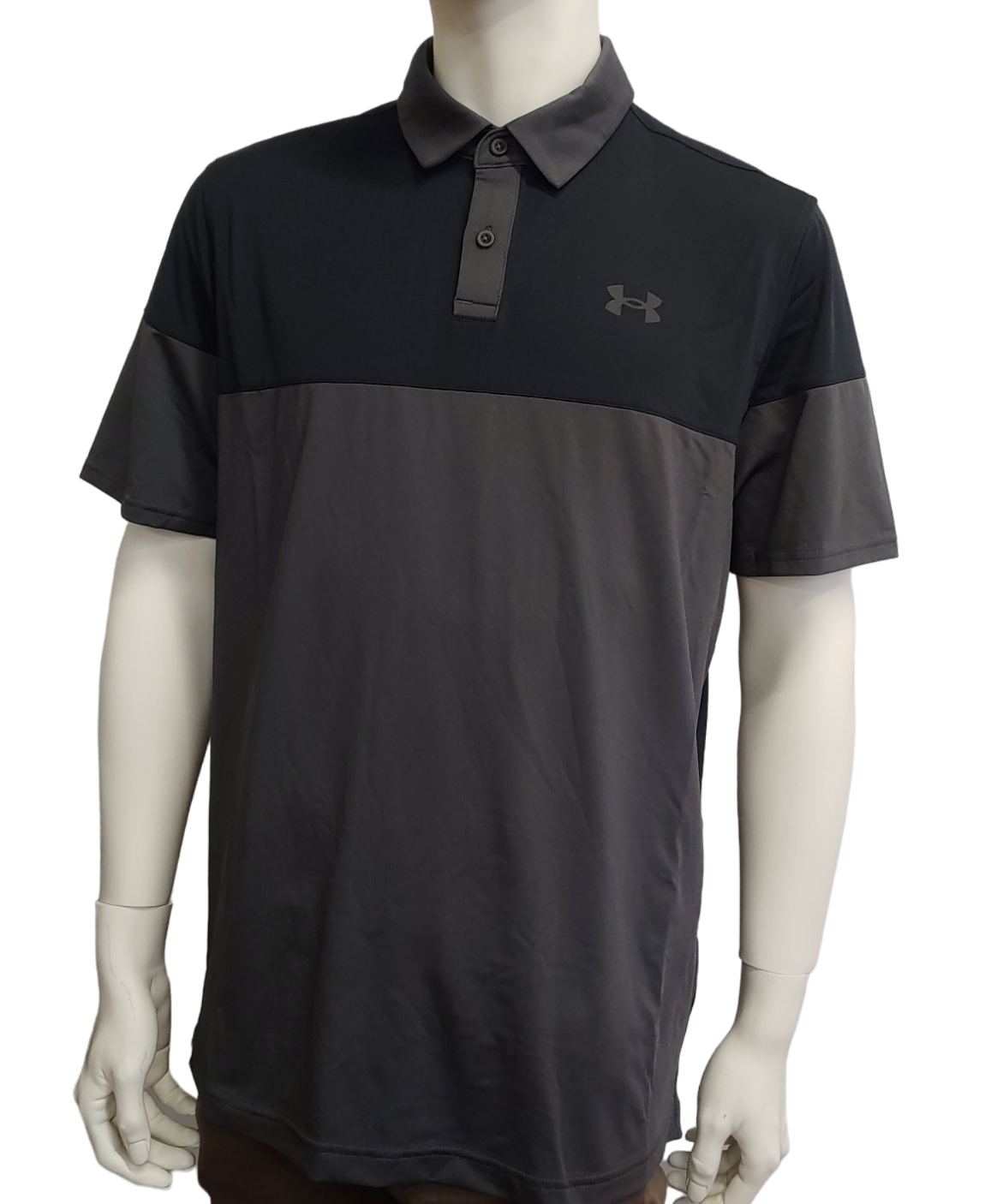 Czarna koszulka polo męska Under Armour 1361825010 L przód z szarymi wstawkami