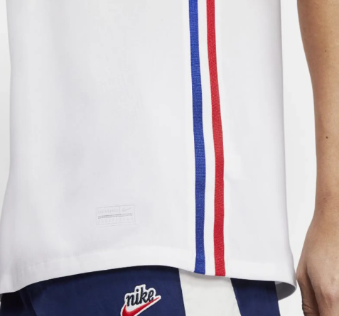 Biała koszulka męska Nike CD0699100 M bok z logo Nike Swoosh