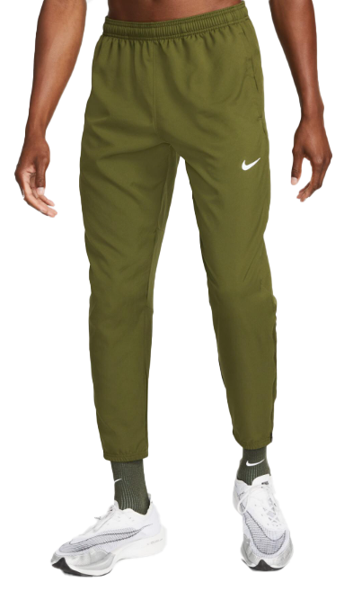 Zielone spodnie męskie Nike Dri-FIT Challenger DD4894326 r. M przód z technologią Dri-FIT