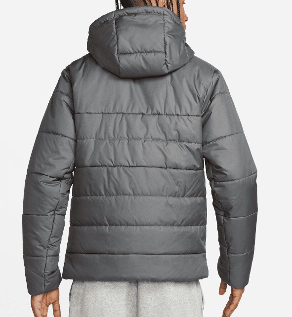 Szara kurtka męska Nike NSW Hybrid Therma-FIT DX2036-068 M bok z wodoodpornym materiałem