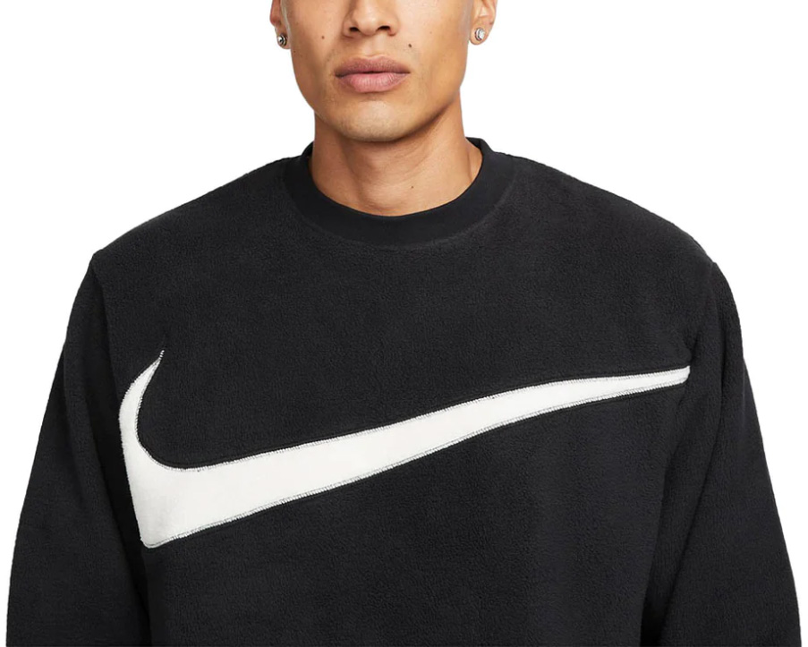 Czarna męska bluza Nike Polar Winterized Crew DQ4894-010 rozmiar XS detal polaru i sznurka