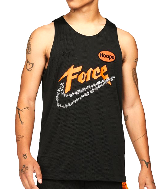 Czarna koszulka Nike Force Hoops DH6755352 S z jasnopomarańczowymi nadrukami