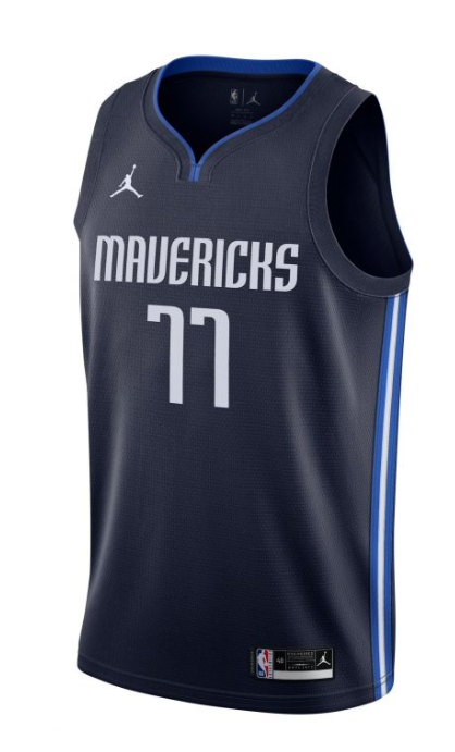 Granatowa koszulka NBA Dallas Mavericks Luka Dončić CV9474421 S detal logo Nike