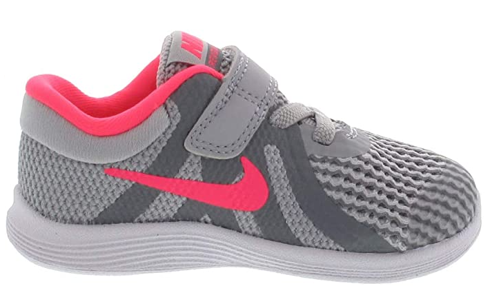 Multikolorowe dziecięce sneakersy Nike Revolution 4 TDV 943308-003 r. 17 detal rzepu