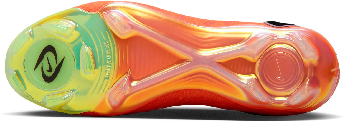 Nike Phantom Luna Elite – detal Gripknit i bieżnika Cyclone 360