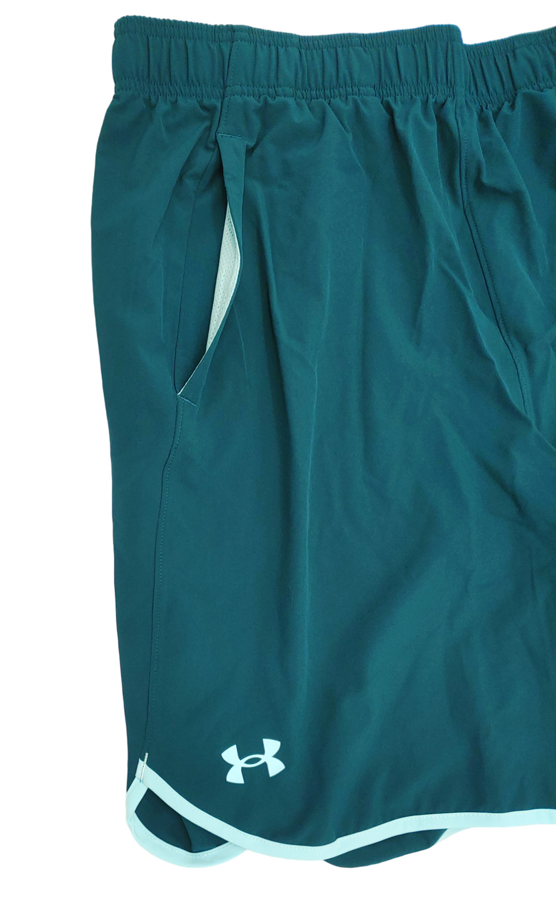 Zielone męskie spodenki Under Armour HeatGear Loose 1361435463 L detal kieszeni i pasa