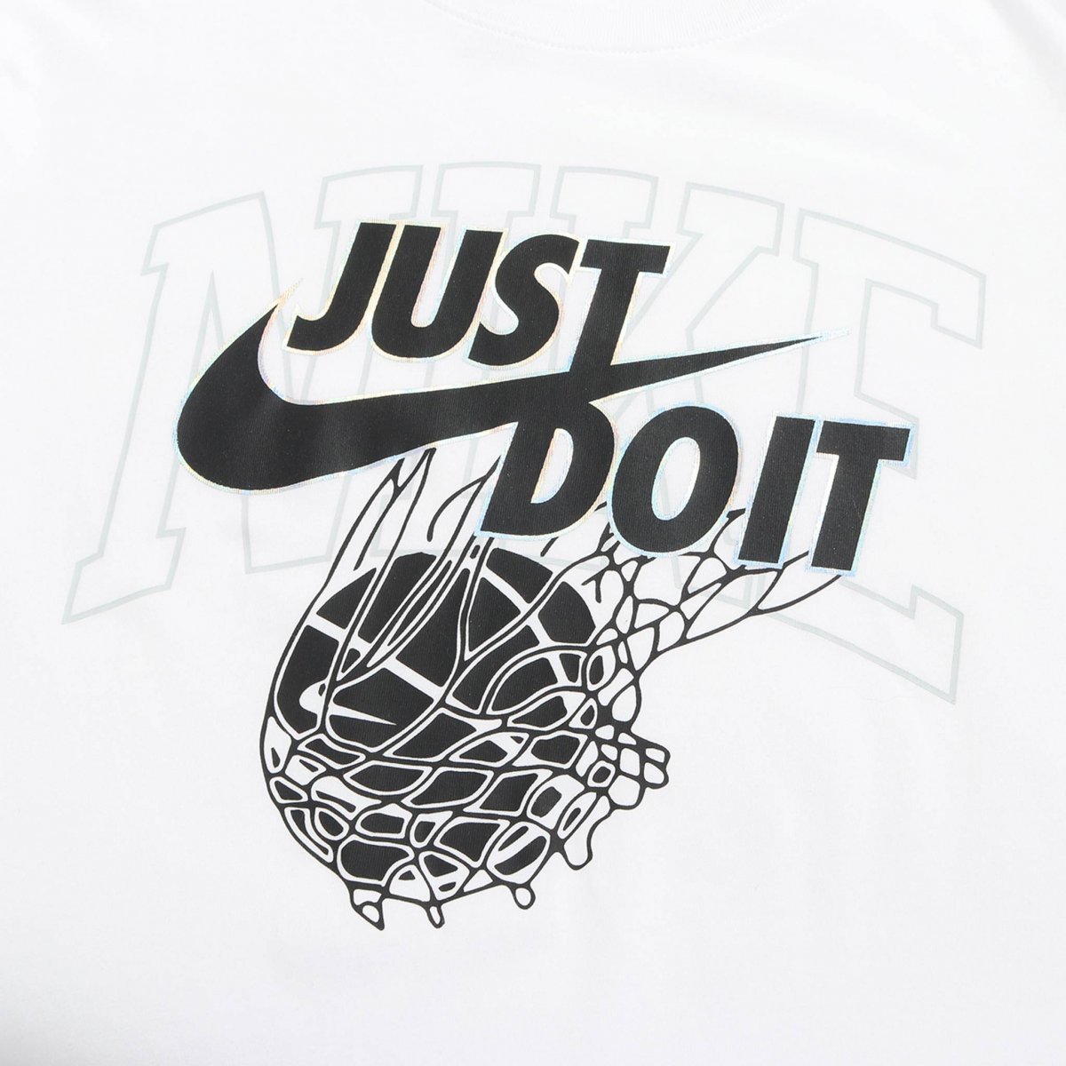 Biała męska koszulka Nike Tee Just Do It DR7639-100 S detal logo i kroju