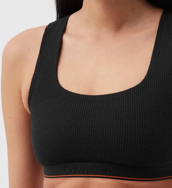 Biustonosz damski Calvin Klein Unlined Bralette czarny XS 0040169WBE bok