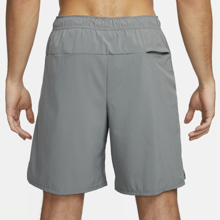 Szare spodenki męskie Nike DV9332-084 S bok z wbudowanymi spodenkami