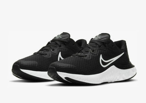 Czarne młodzieżowe sneakersy Nike Renew Run 2 GS CW3259-005 r. 36 bok z amortyzacją Nike Renew