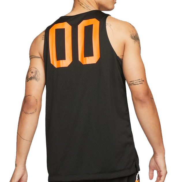 Czarna koszulka Nike Force Hoops DH6755352 S detal logo Swoosh