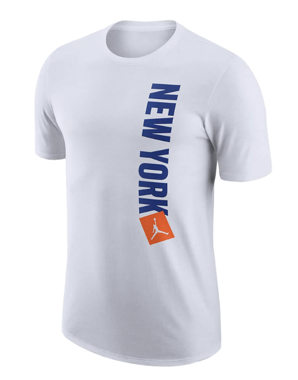 Biała koszulka męska Nike DV5828-100 M przód z logo New York Knicks i Jumpman