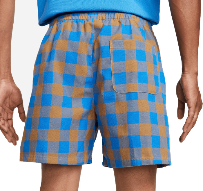 Brązowo-niebieskie spodenki Nike Plaid DQ5186258 L detal kieszeni i kratki