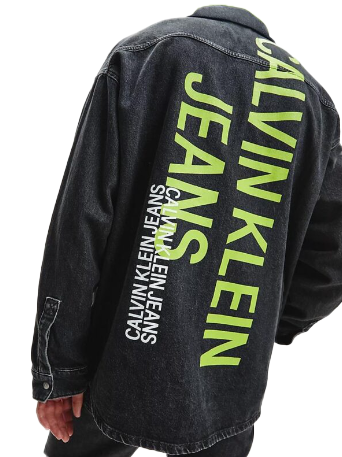 Czarna kurtka męska jeansowa Calvin Klein Jeans Oversize J30J319044 S przód z logo