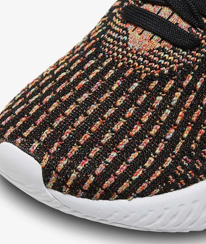 Boczny widok czarnych damskich butów Nike React Infinity Run Flyknit 3 DD3024-002 43 z pianką React
