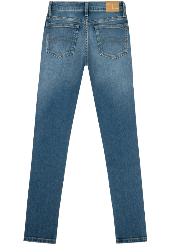 Niebieskie jeansy dziewczęce Tommy Hilfiger KG0KG03529 140 cm bok z widocznymi kieszeniami