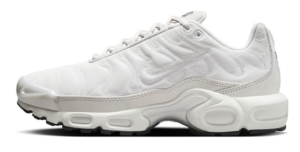 Air Max Plus Platinum Tint – detal odblaskowej klatki i poduszek Tuned Air