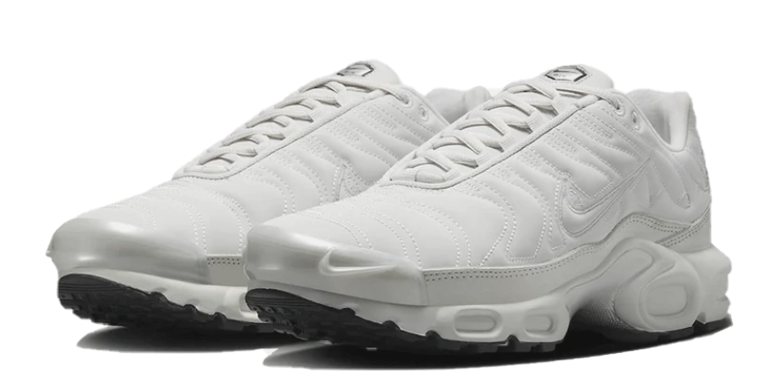 Białe Nike Air Max Plus Platinum Tint FZ4342-001 – widok z boku