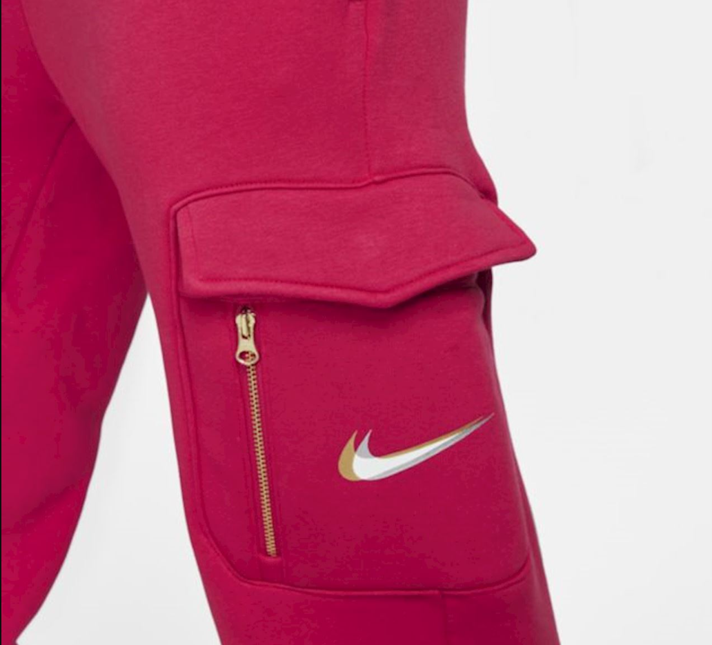 Czerwone spodnie Nike NSW Cargo DO2571-643 XL przód z kieszeniami bojówek