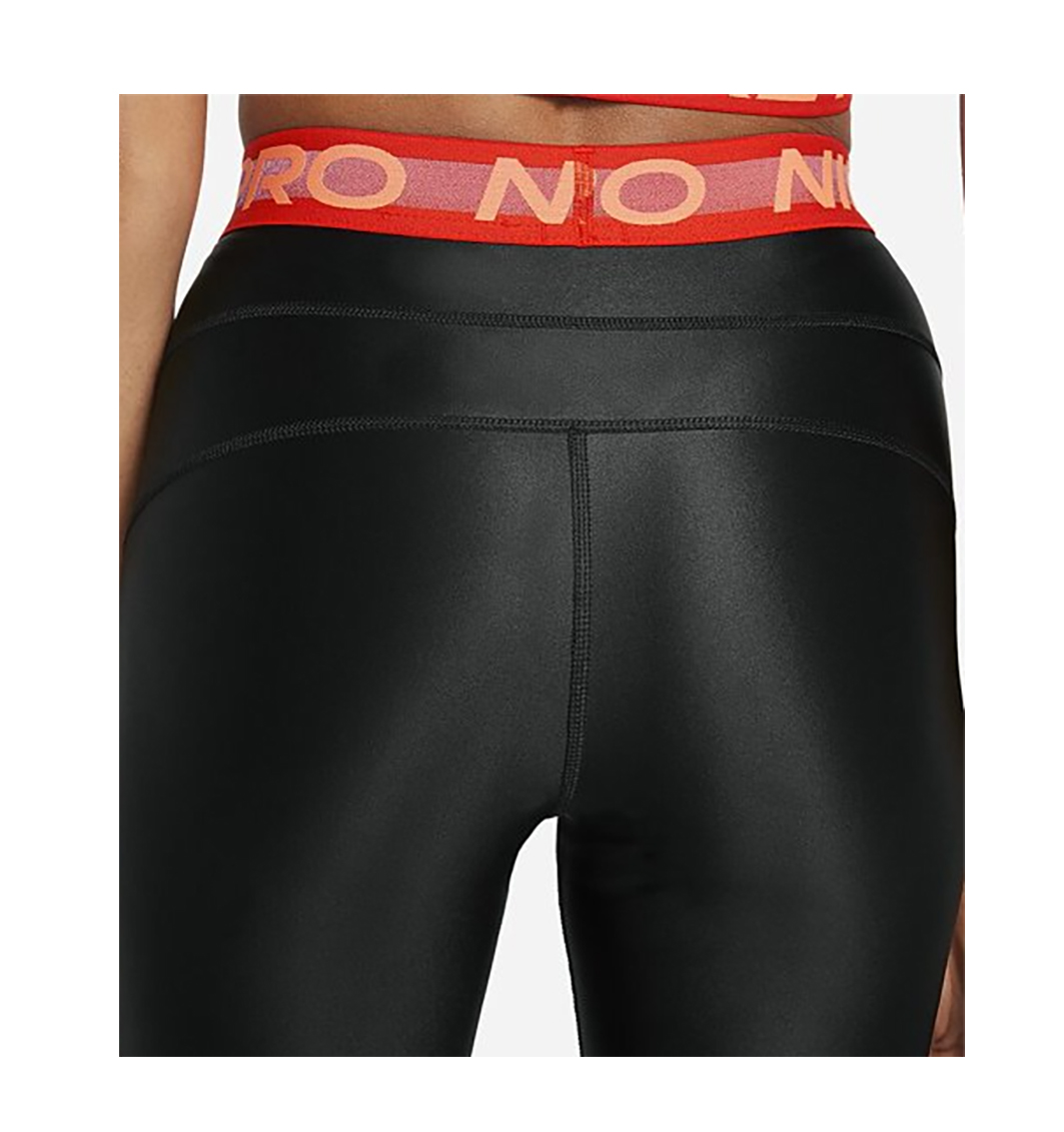 Czarne legginsy Nike Dri-FIT DA0570-010 S przód z błyszczącym wykończeniem