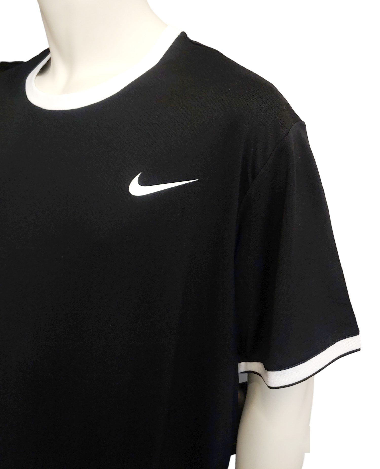 Czarna męska koszulka Nike Court Tennis Dri-FIT AQ5306-010 L przód z logo Swoosh