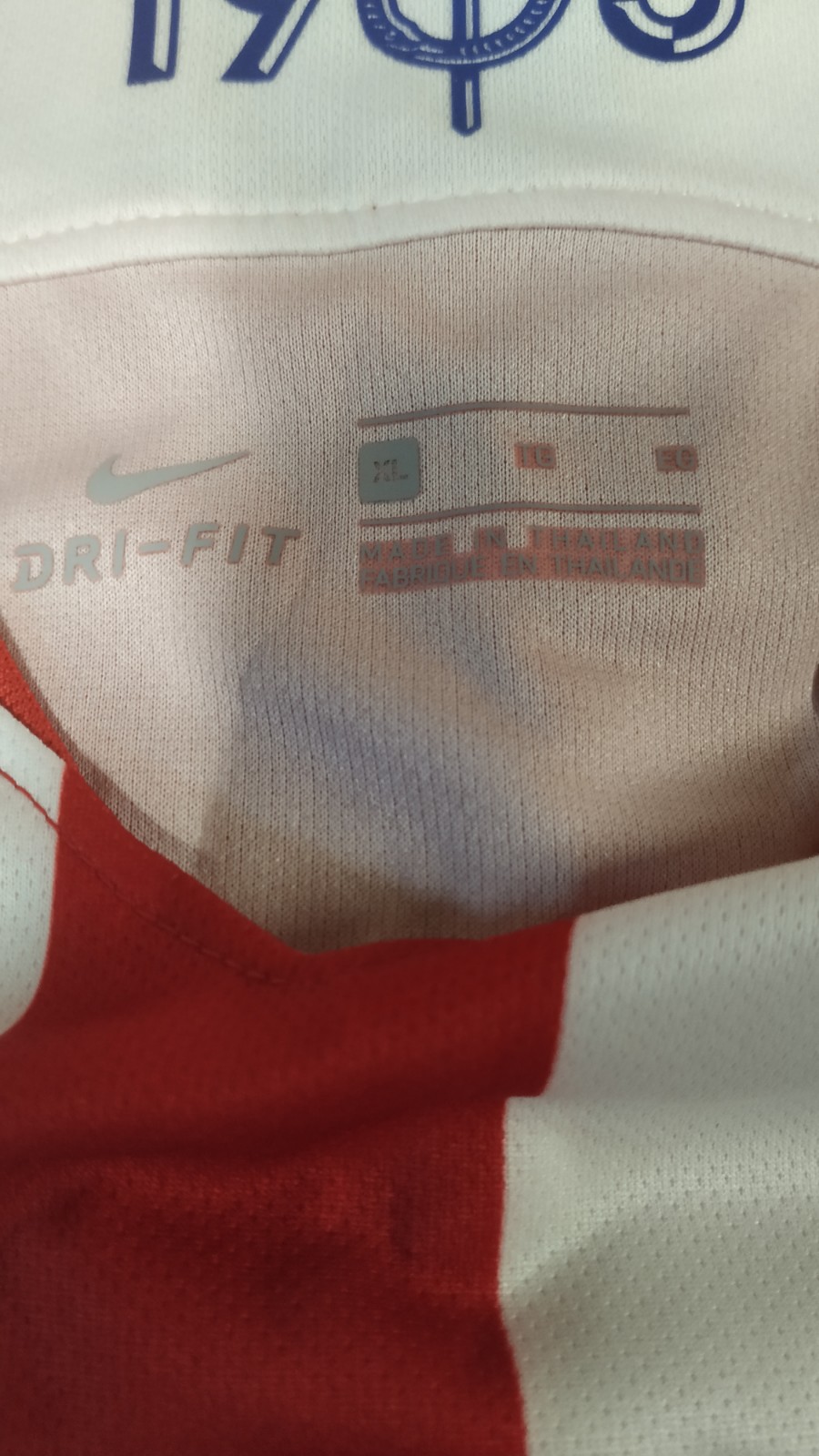 Czerwono-biała koszulka Nike Atletico Madryt 19/20 AJ5742-611 rozmiar XL tył z technologią Nike Breathe